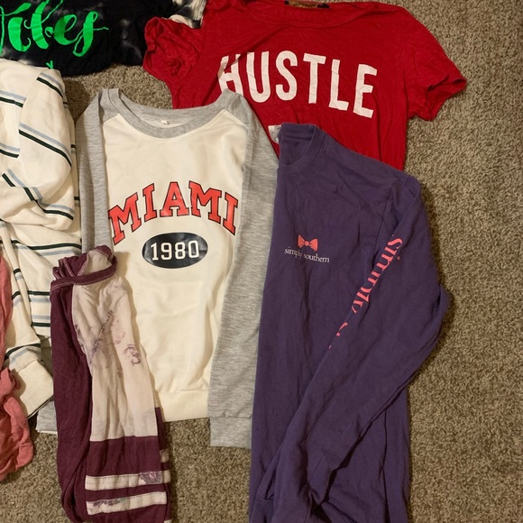 Womens small lot - Picture 3 of 3